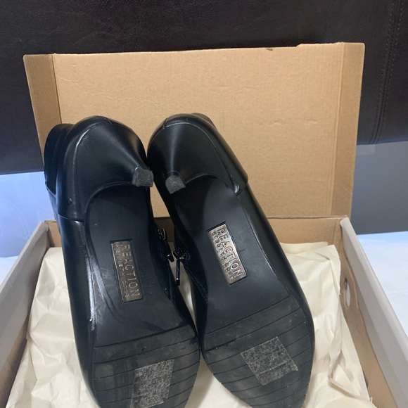 Reaction kenneth cole bootie - Picture 3 of 4